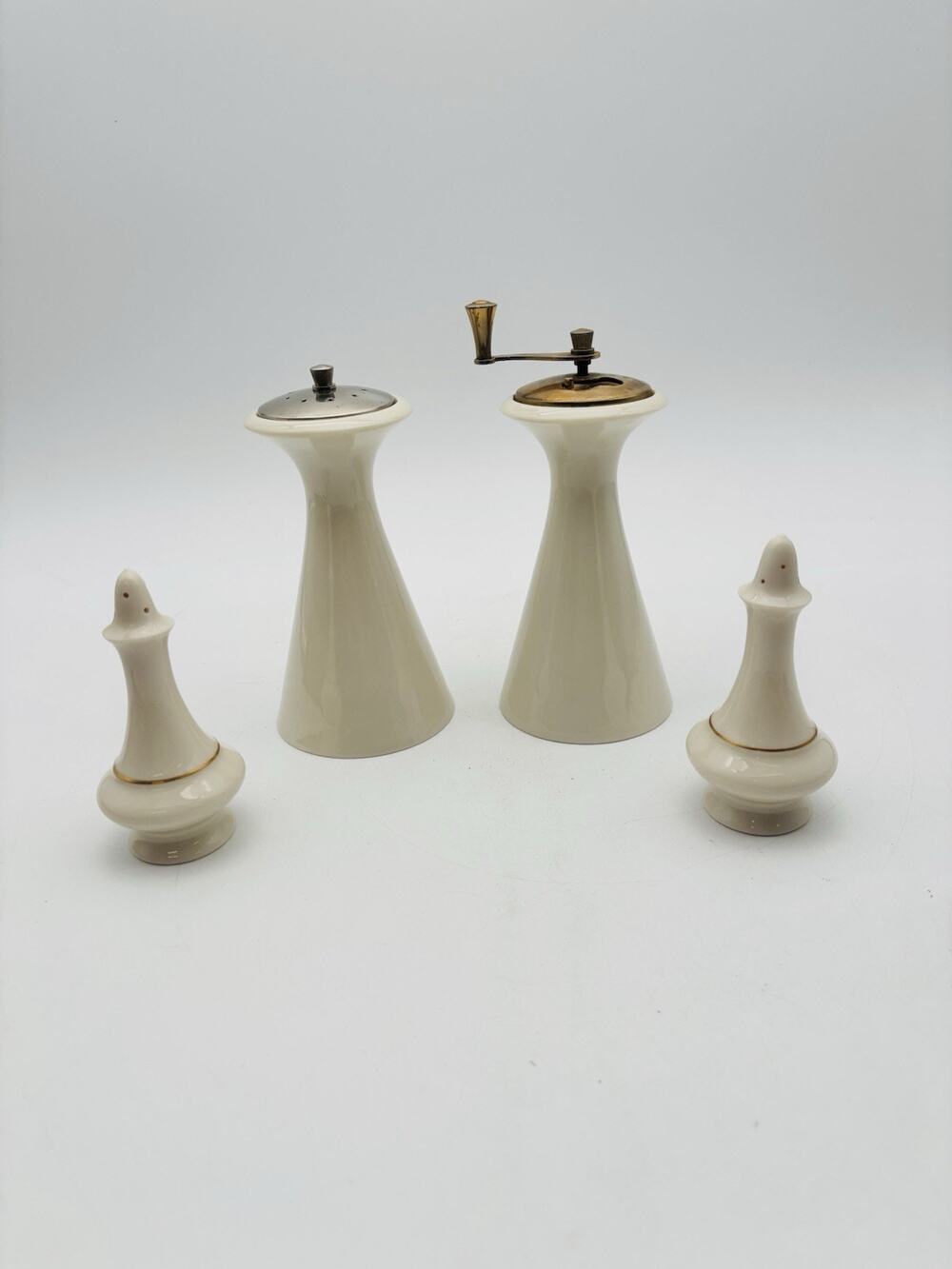 Lenox Solitaire Regency Ivory and Platinum 2 Salt & Pepper Shakers VG Condition